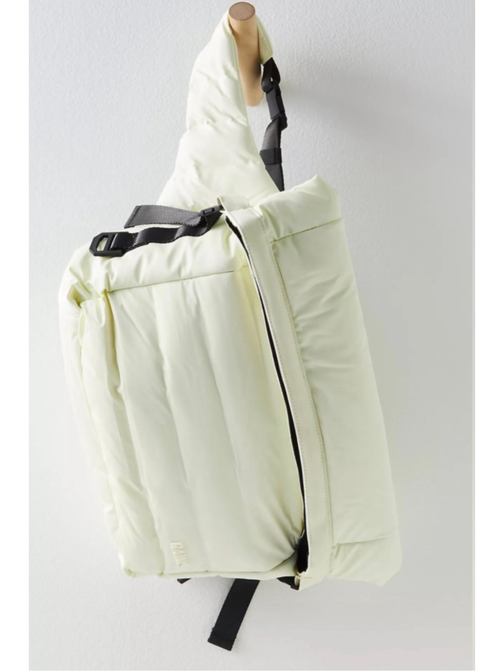 NWT RAINS Bator Puffer Bum Bag Foam Crossbody Sling Belt Bag $140 MSRP